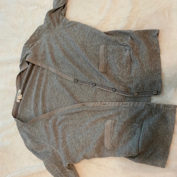 Cute grey cardigan - Picture 2 of 2